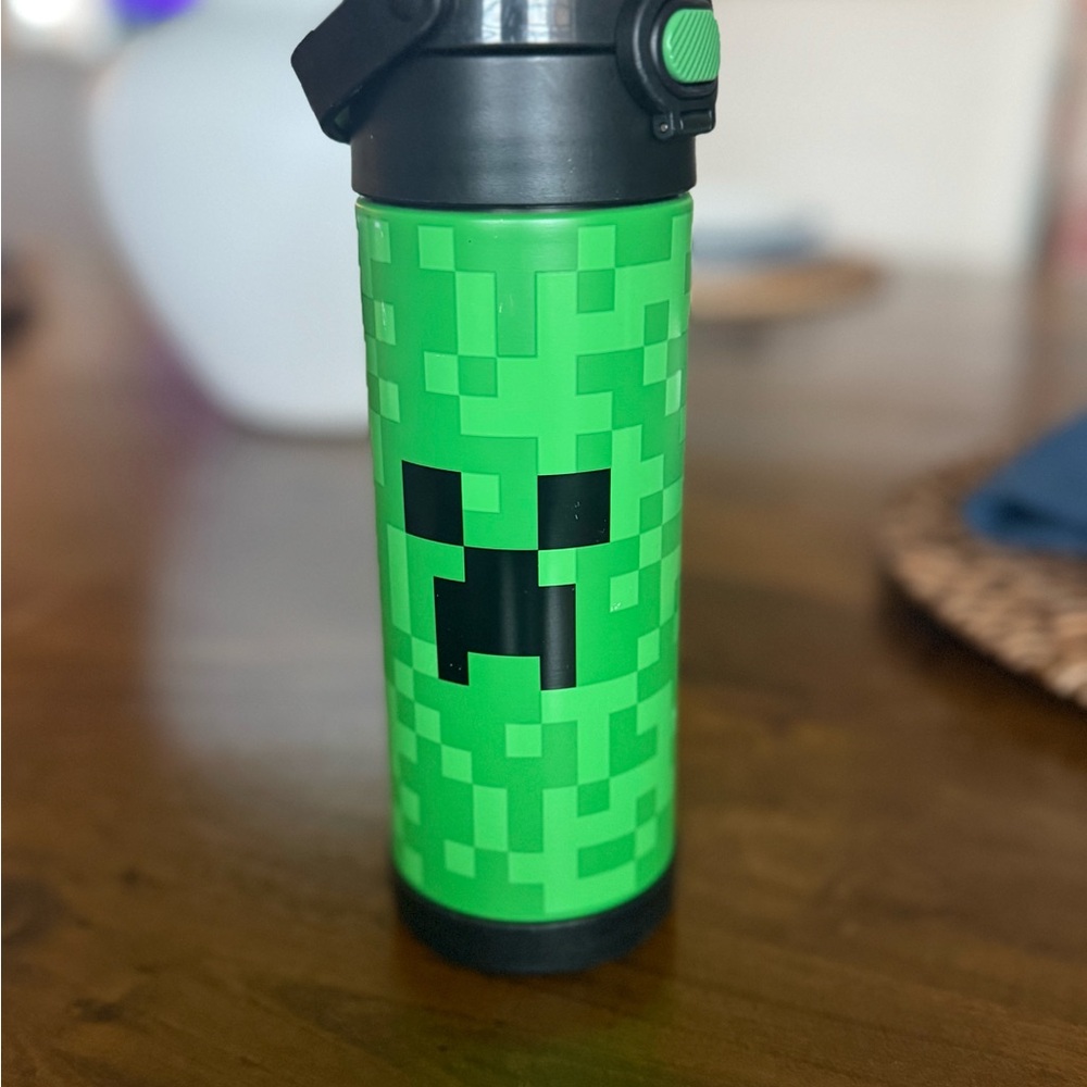 Minecraft Green Pixelated Water Bottle
